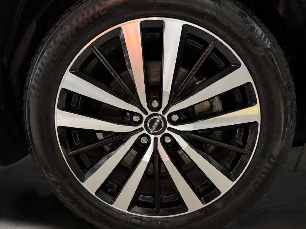 2024 Nissan Pathfinder Platinum w/Captain's Chairs &amp; Black Appearance Pkg San Clemente CA