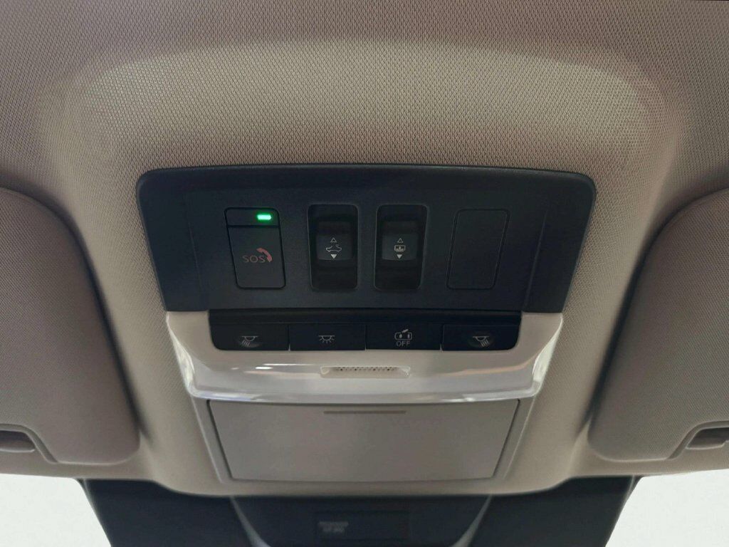 2024 Nissan Pathfinder Platinum w/Captain's Chairs &amp; Black Appearance Pkg San Clemente CA