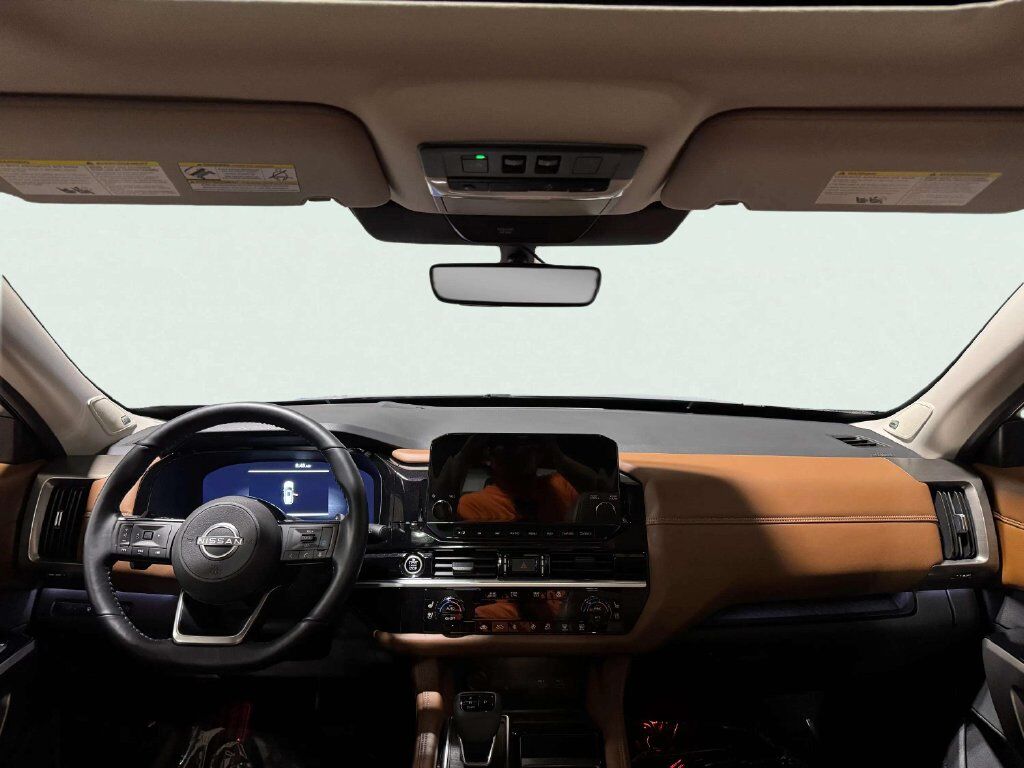 2024 Nissan Pathfinder Platinum w/Captain's Chairs &amp; Black Appearance Pkg San Clemente CA