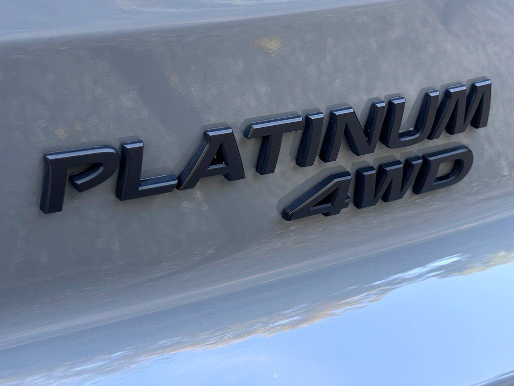 2024 Nissan Pathfinder Platinum w/Captain's Chairs &amp; Black Appearance Pkg San Clemente CA