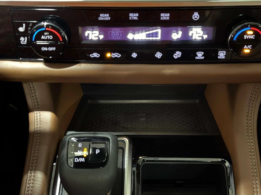 2024 Nissan Pathfinder Platinum w/Captain's Chairs &amp; Black Appearance Pkg San Clemente CA