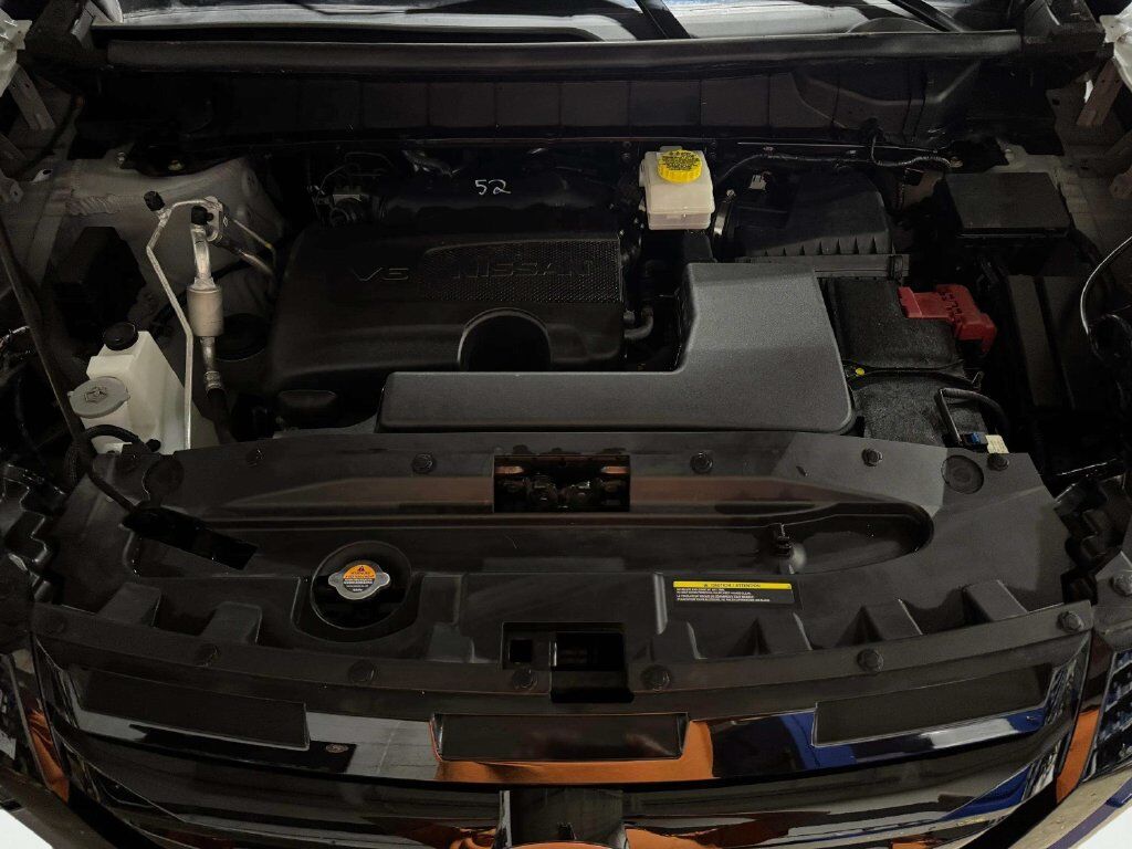 2024 Nissan Pathfinder Platinum w/Captain's Chairs &amp; Black Appearance Pkg San Clemente CA