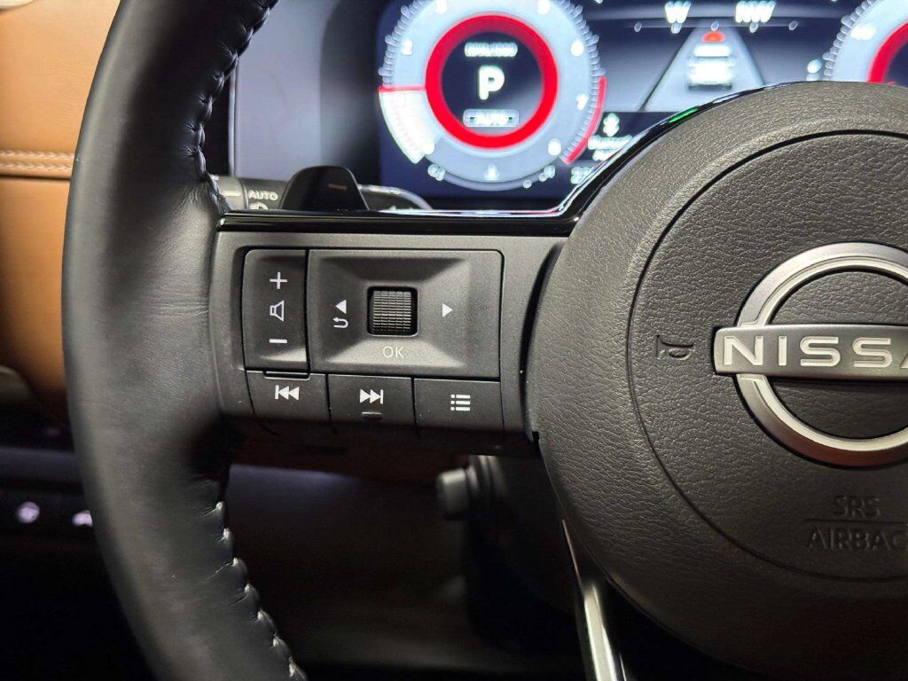 2024 Nissan Pathfinder Platinum w/Captain's Chairs &amp; Black Appearance Pkg San Clemente CA
