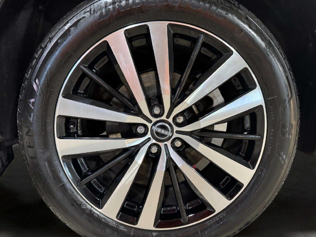 2024 Nissan Pathfinder Platinum w/Captain's Chairs &amp; Black Appearance Pkg San Clemente CA
