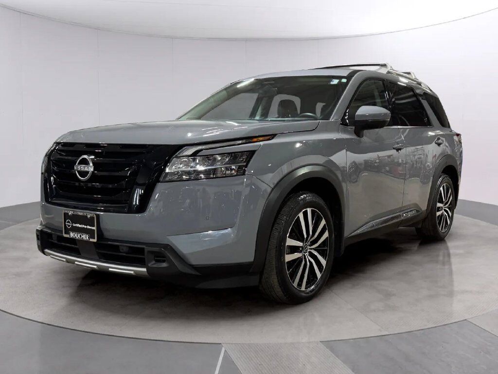 2024 Nissan Pathfinder Platinum w/Captain's Chairs &amp; Black Appearance Pkg San Clemente CA