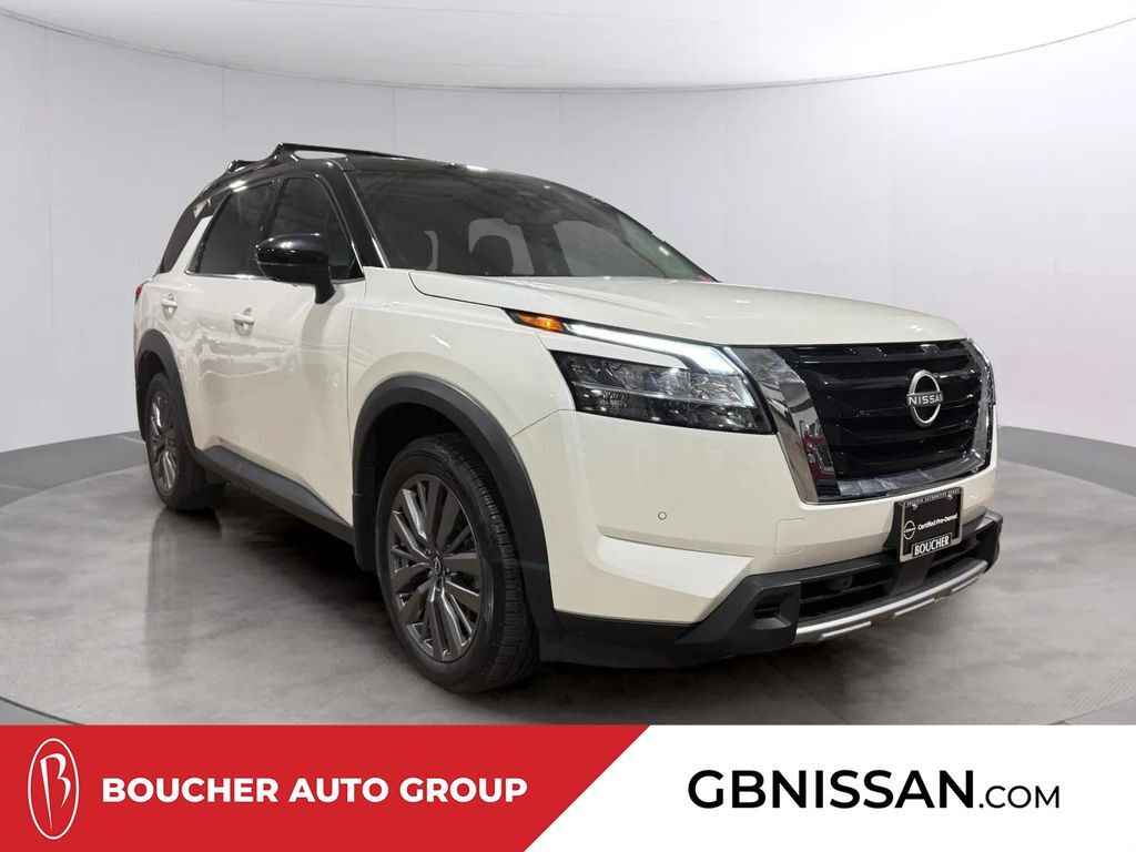 2024 Nissan Pathfinder SL w/Premium Pkg