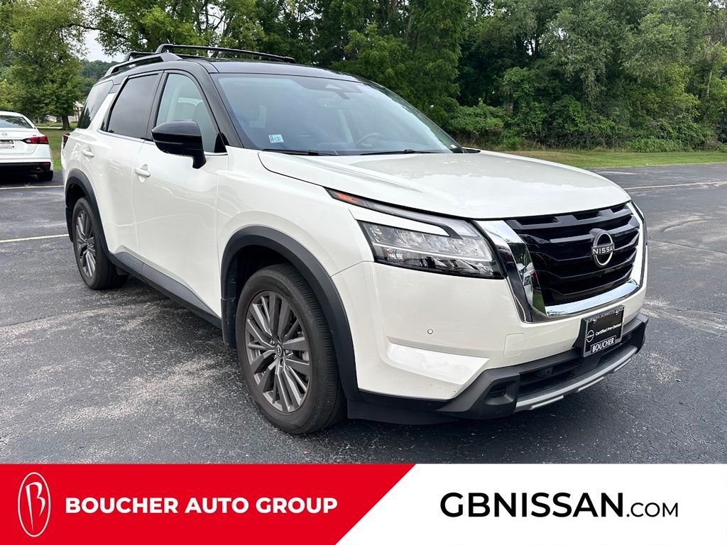 2024 Nissan Pathfinder SL w/Premium Pkg