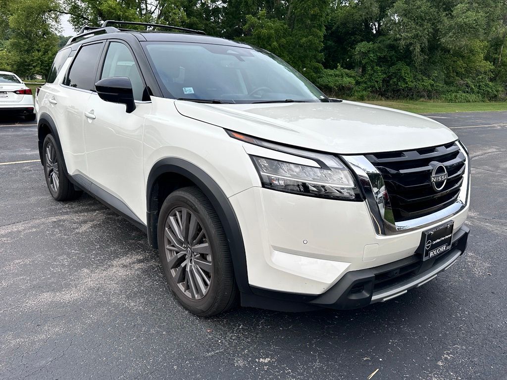 2024 Nissan Pathfinder SL w/Premium Pkg