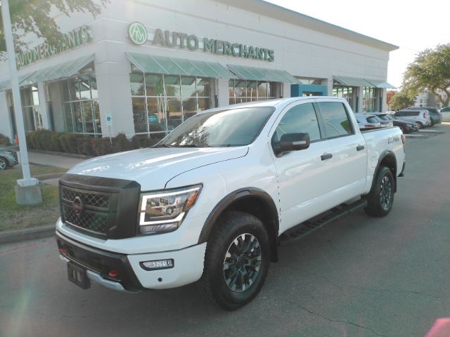 2024 Nissan TITAN Crew Cab PRO-4X 4x4 2024 Nissan TITAN Crew Cab PRO-4X 4x4