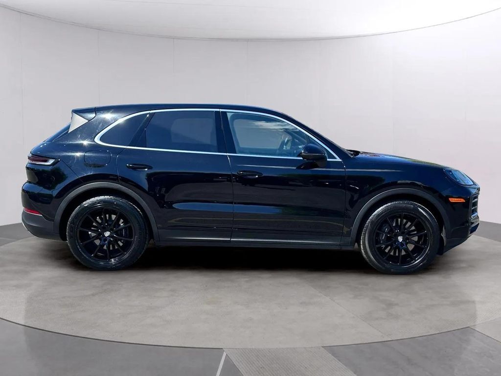 2024 Porsche Cayenne Base
