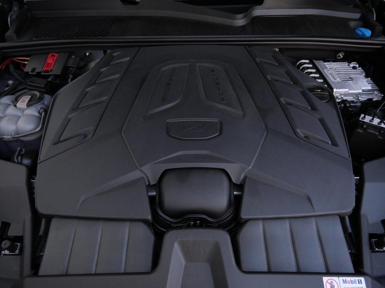 2024 Porsche Cayenne Coupe Turbo GT Turbo GT Lawrence KS