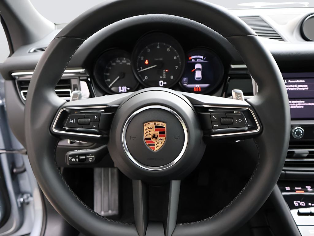 2024 Porsche Macan Base