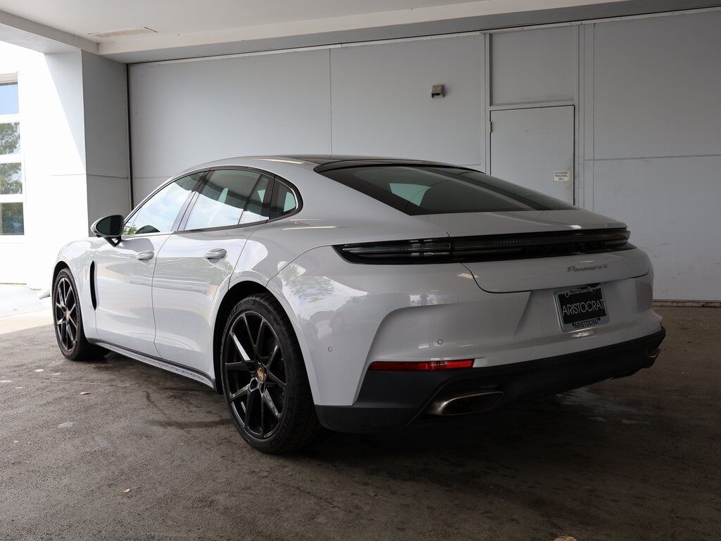 2024 Porsche Panamera 4