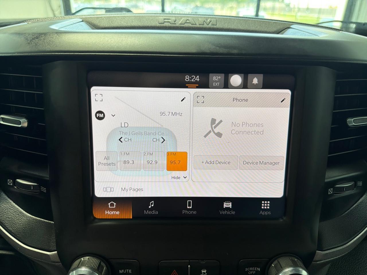 2024 Ram 3500 Chassis Cab Tradesman, 4x4, C&M 9ft 4in RD Flatbed w/ Toolboxes, 8.4in Screen, Max Tow, New Tires Houston TX 2024 Ram 3500 Chassis Cab Tradesman, 4x4, C&M 9ft 4in RD Flatbed w/ Toolboxes, 8.4in Screen, Max Tow, New Tires Houston TX