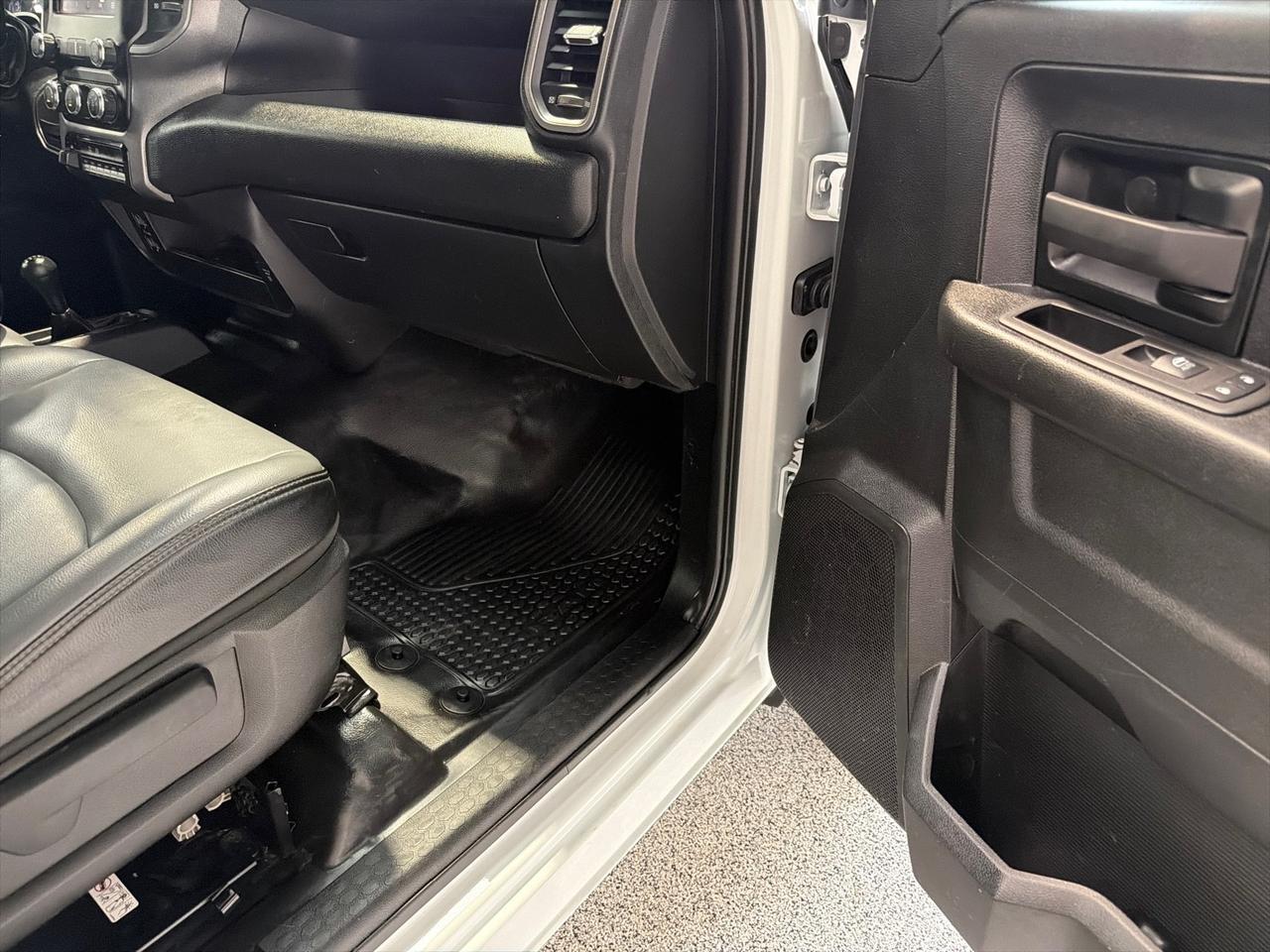 2024 Ram 3500 Chassis Cab Tradesman, 4x4, C&M 9ft 4in RD Flatbed w/ Toolboxes, 8.4in Screen, Max Tow, New Tires Houston TX 2024 Ram 3500 Chassis Cab Tradesman, 4x4, C&M 9ft 4in RD Flatbed w/ Toolboxes, 8.4in Screen, Max Tow, New Tires Houston TX