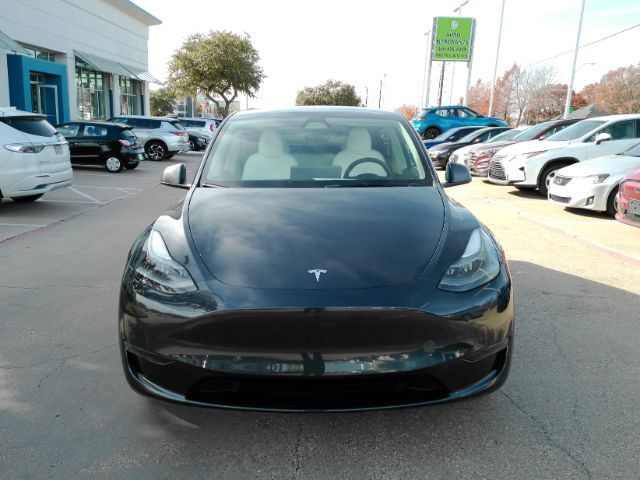 2024 Tesla Model Y RWD 2024 Tesla Model Y RWD