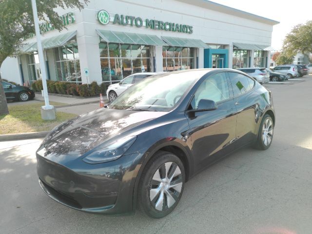 2024 Tesla Model Y RWD 2024 Tesla Model Y RWD