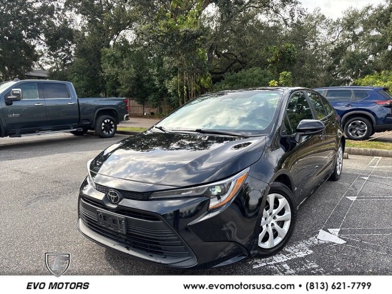 2024 Toyota Corolla LE's photo