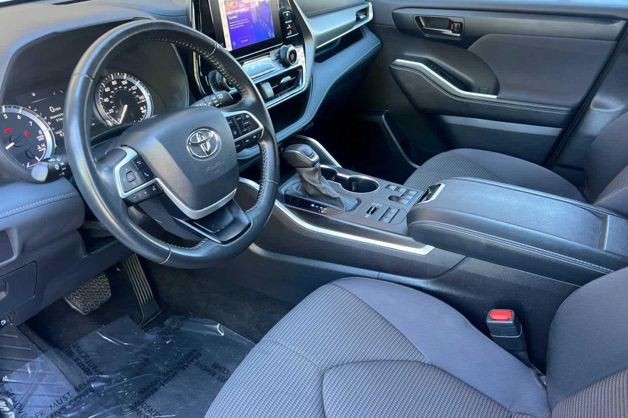 2024 Toyota Highlander LE Roseville CA