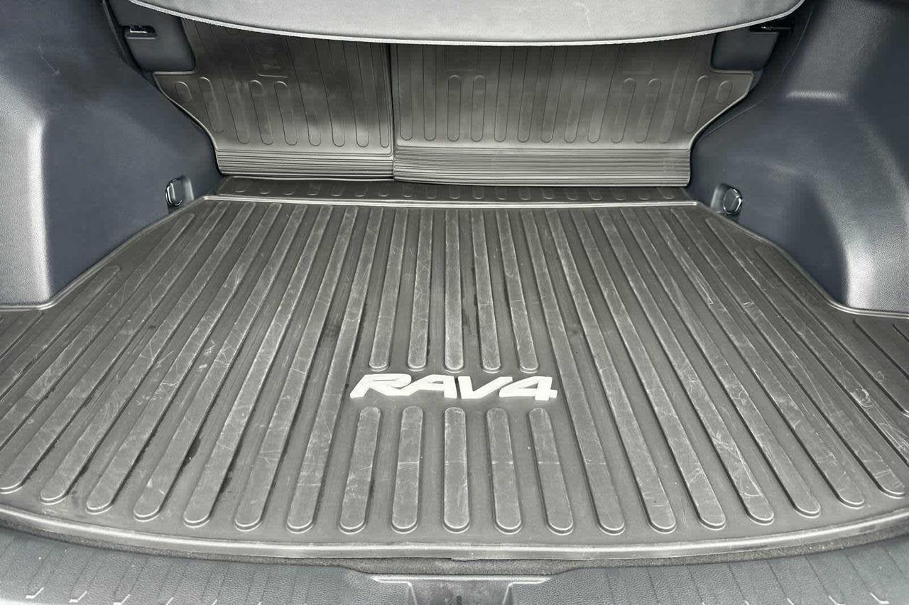 2024 Toyota RAV4 Hybrid SE Roseville CA