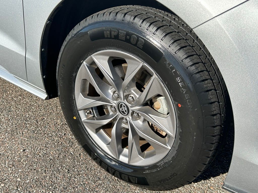 2024 Toyota Sienna XLE Lakeland FL