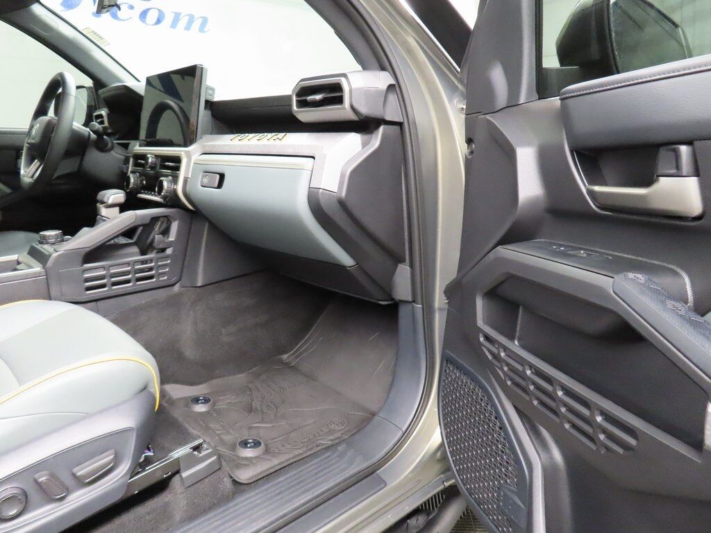 2024 Toyota Tacoma Hybrid 4x4 Crew Cab Trailhunter Fond du Lac WI 2024 Toyota Tacoma Hybrid 4x4 Crew Cab Trailhunter Fond du Lac WI