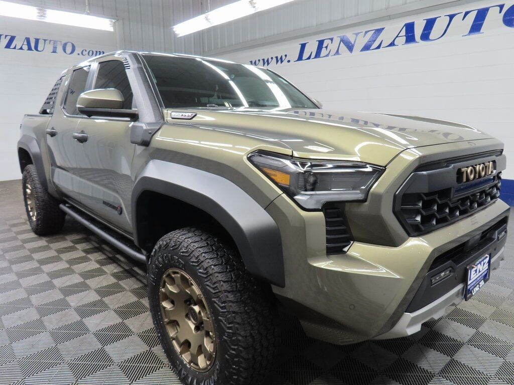 2024 Toyota Tacoma Hybrid 4x4 Crew Cab Trailhunter