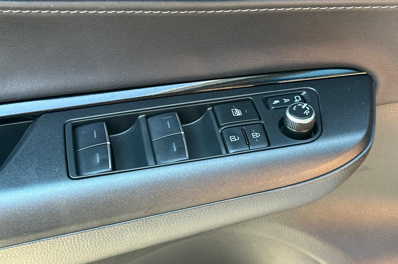 2024 Toyota Venza LE Roseville CA