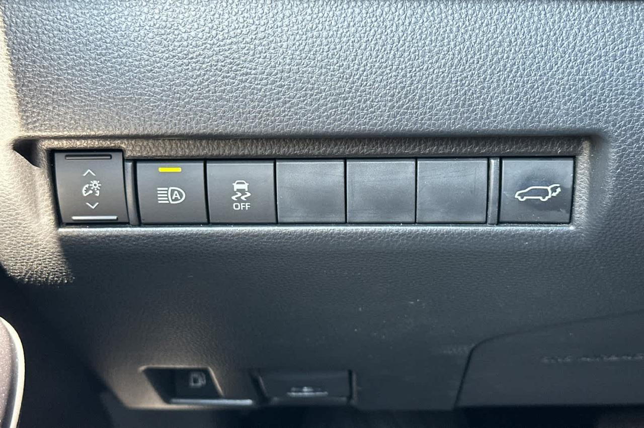 2024 Toyota Venza LE Roseville CA