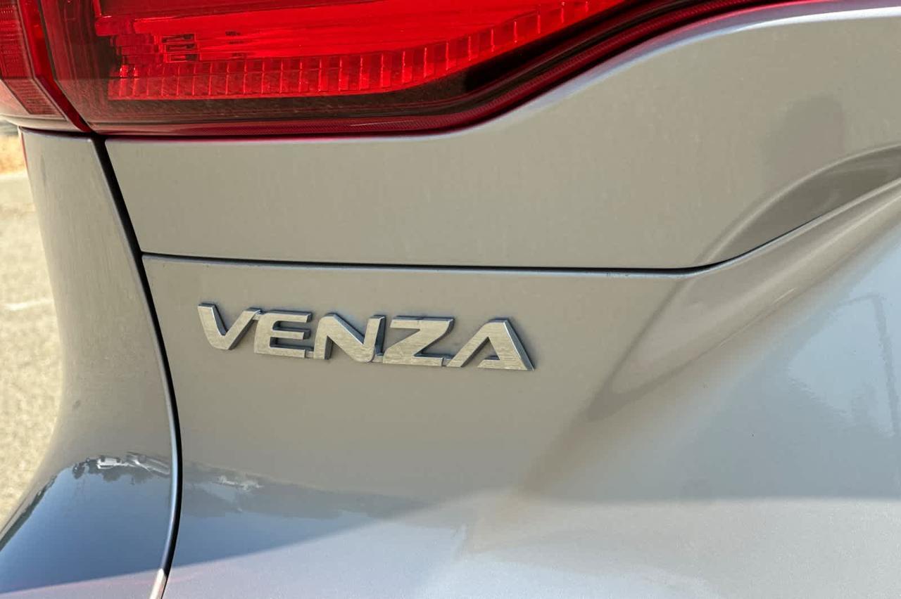 2024 Toyota Venza LE Roseville CA