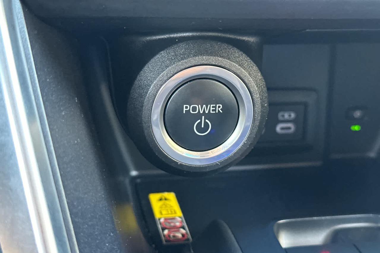 2024 Toyota Venza LE Roseville CA