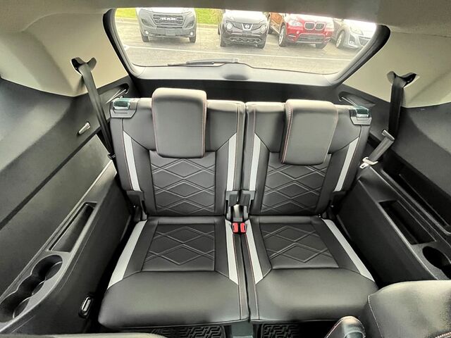 2024 Volkswagen Atlas 2.0T Peak Edition SE w/Technology Oshkosh WI