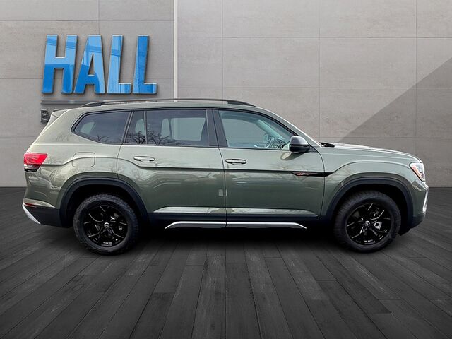 2024 Volkswagen Atlas 2.0T Peak Edition SE w/Technology Oshkosh WI