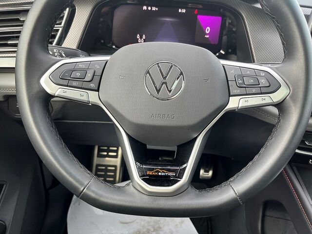 2024 Volkswagen Atlas 2.0T Peak Edition SE w/Technology Oshkosh WI