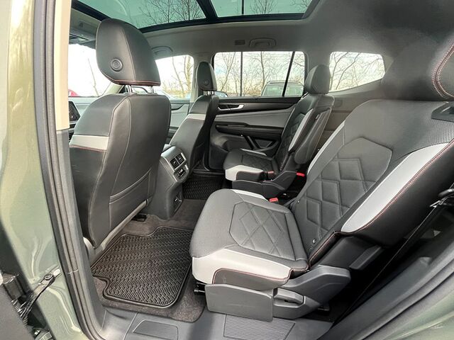 2024 Volkswagen Atlas 2.0T Peak Edition SE w/Technology Oshkosh WI