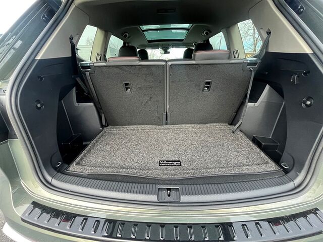 2024 Volkswagen Atlas 2.0T Peak Edition SE w/Technology Oshkosh WI