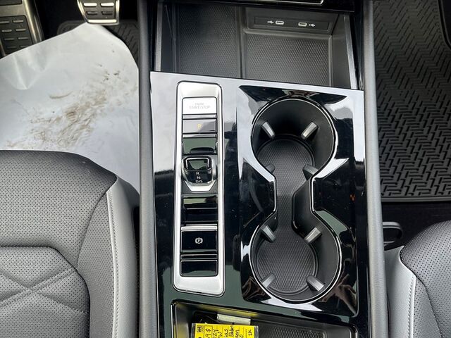 2024 Volkswagen Atlas 2.0T Peak Edition SE w/Technology Oshkosh WI