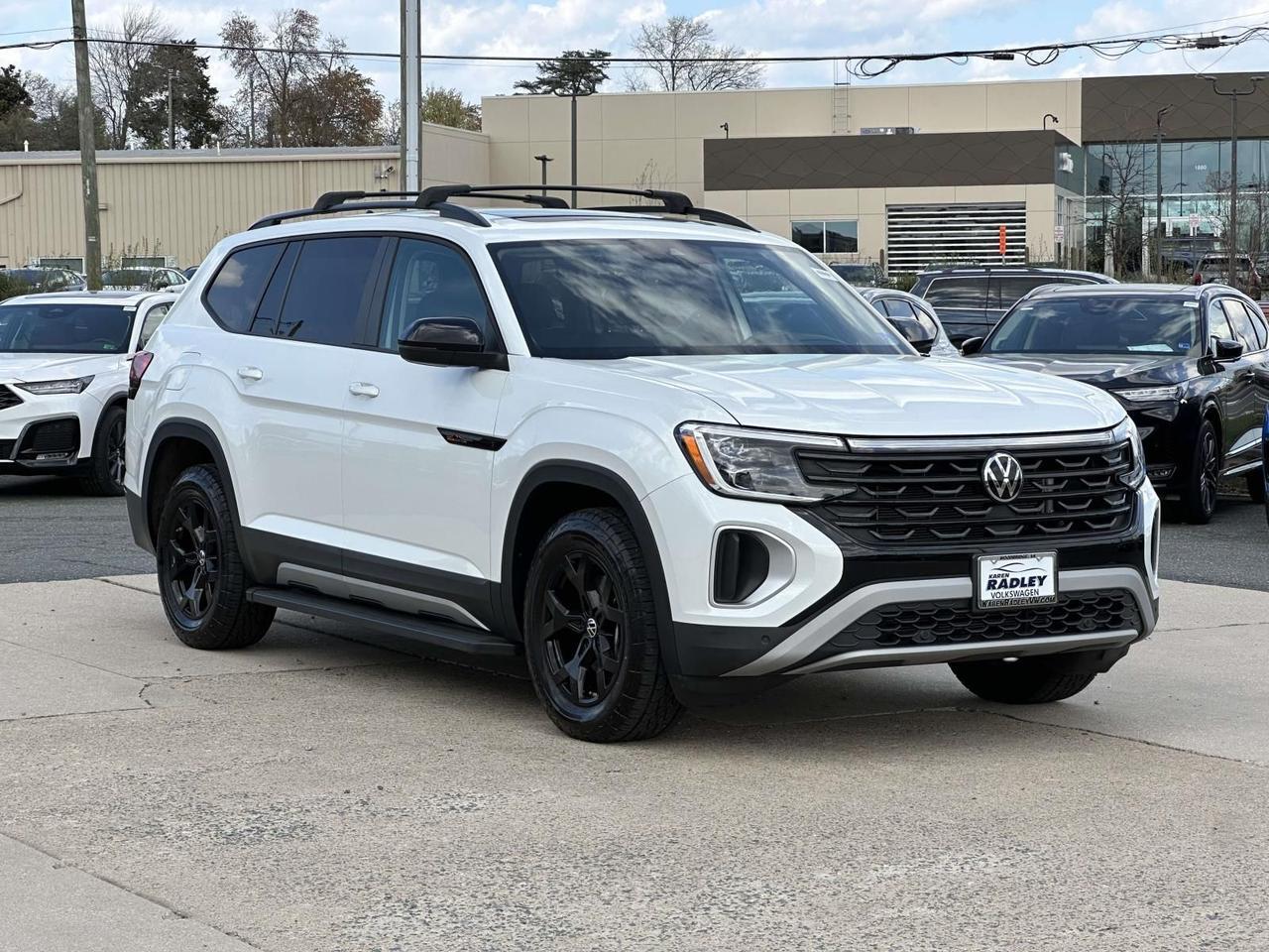 2024 Volkswagen Atlas 2.0T Peak Edition SEL