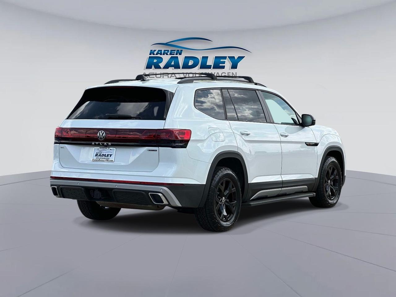 2024 Volkswagen Atlas 2.0T Peak Edition SEL