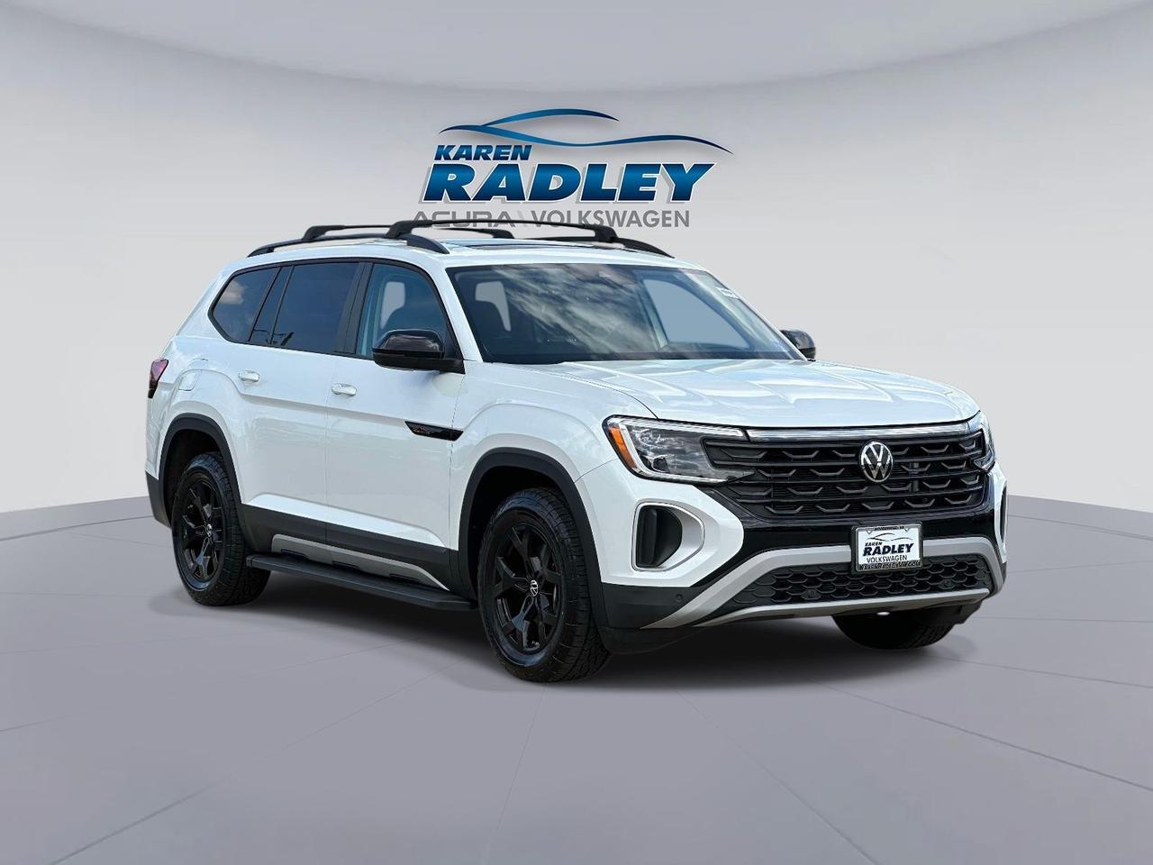 2024 Volkswagen Atlas 2.0T Peak Edition SEL