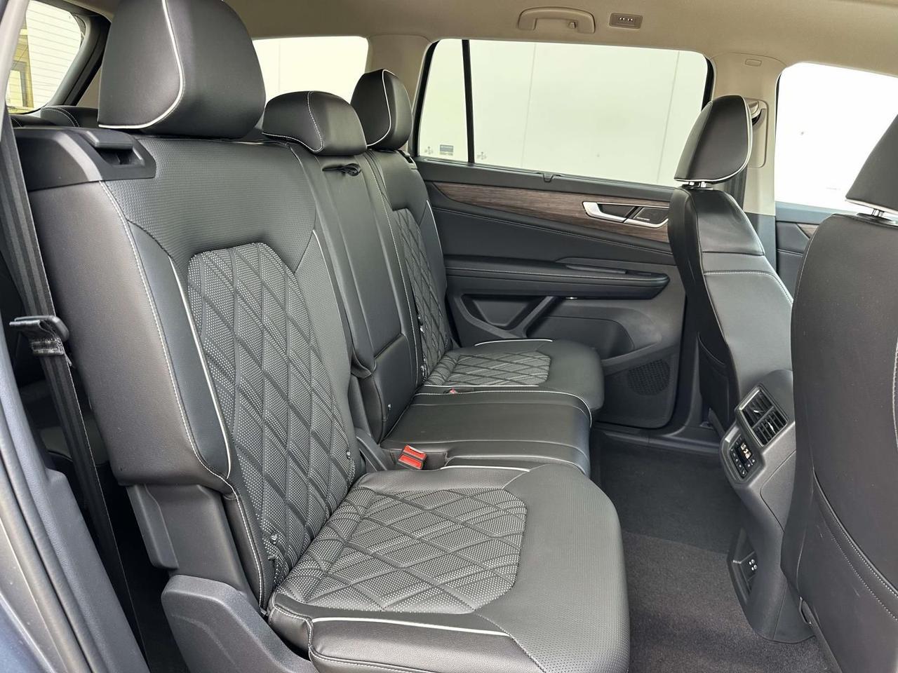 2024 Volkswagen Atlas 2.0T SEL Premium R-Line Woodbridge VA