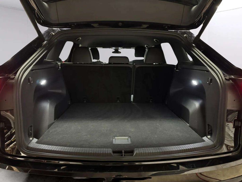 2024 Volkswagen Atlas Cross Sport 2.0T SE w/Technology San Clemente CA