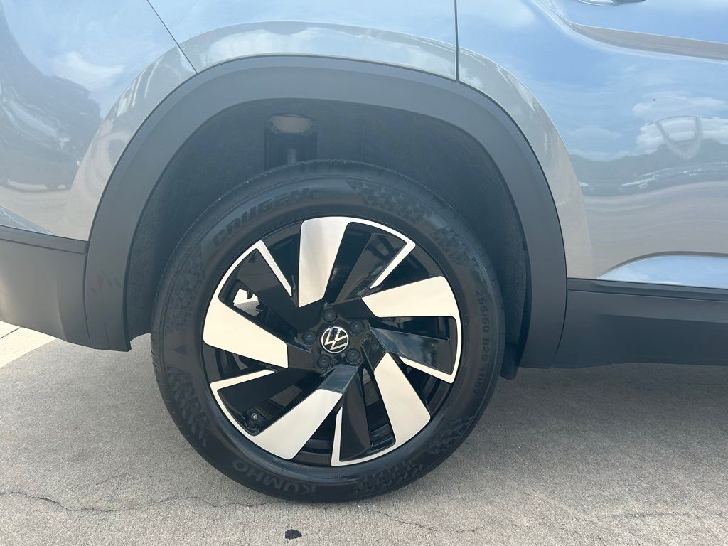 2024 Volkswagen Atlas Cross Sport 2.0T SE w/Technology Tampa FL