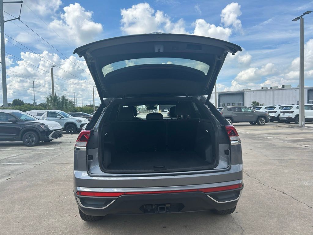 2024 Volkswagen Atlas Cross Sport 2.0T SE w/Technology Tampa FL