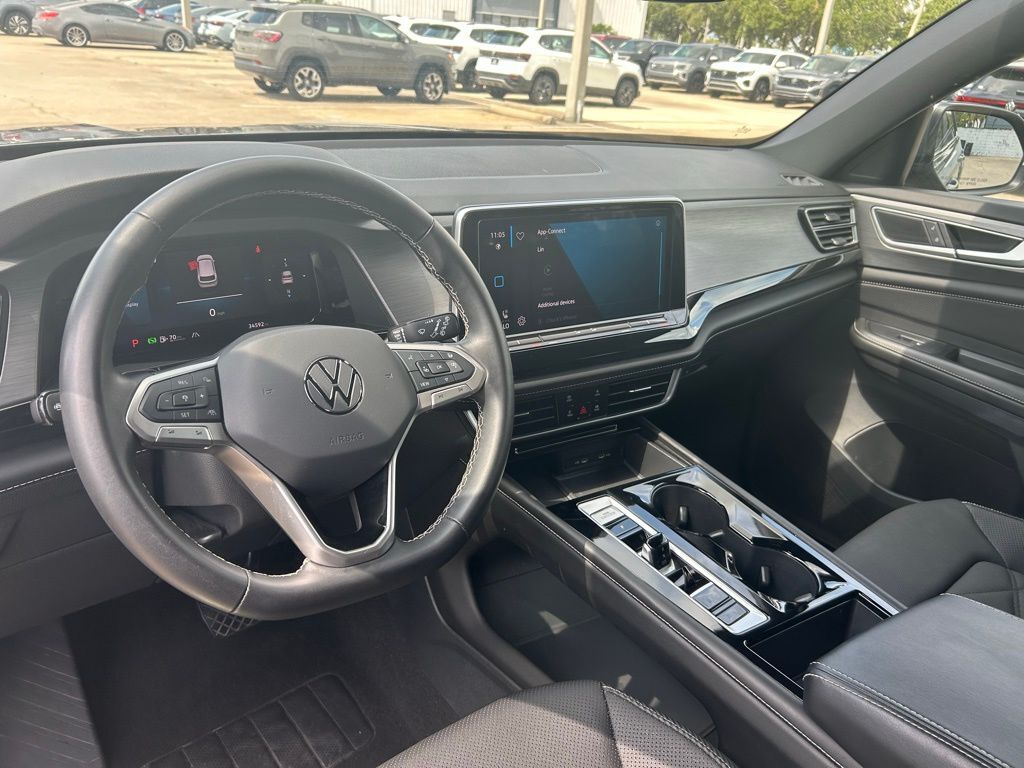 2024 Volkswagen Atlas Cross Sport 2.0T SE w/Technology Tampa FL