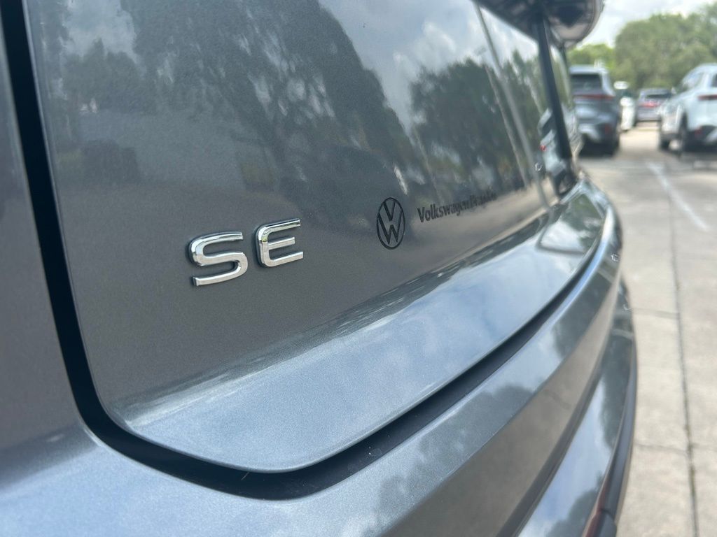 2024 Volkswagen Atlas Cross Sport 2.0T SE w/Technology Tampa FL