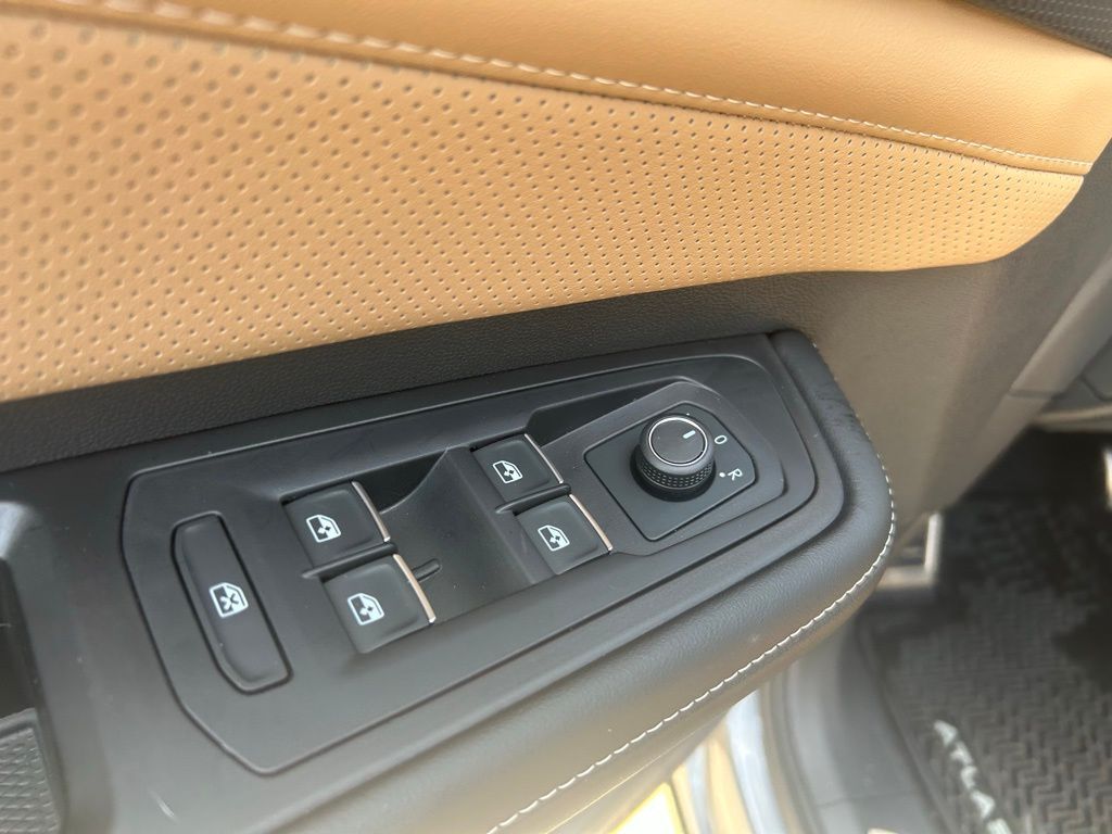 2024 Volkswagen Atlas Cross Sport 2.0T SEL R-Line Tampa FL