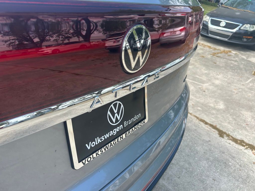 2024 Volkswagen Atlas Cross Sport 2.0T SEL R-Line Tampa FL