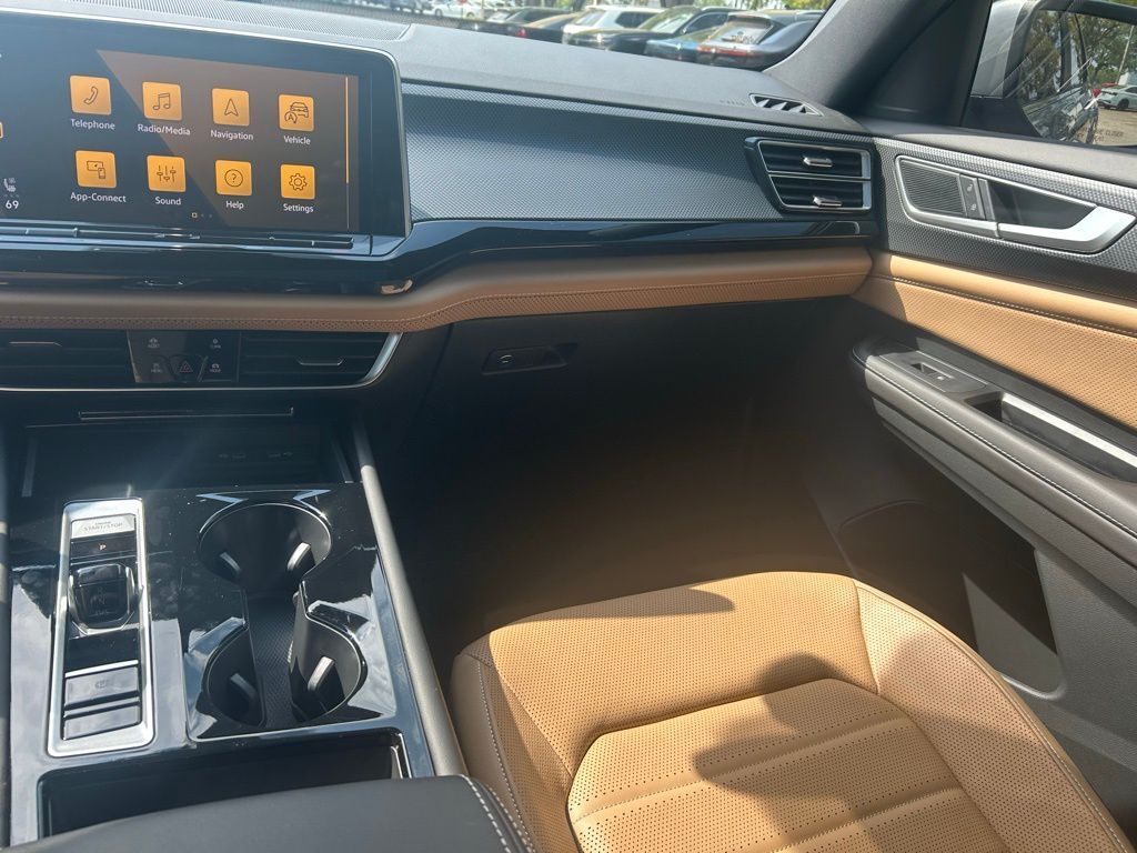 2024 Volkswagen Atlas Cross Sport 2.0T SEL R-Line Tampa FL