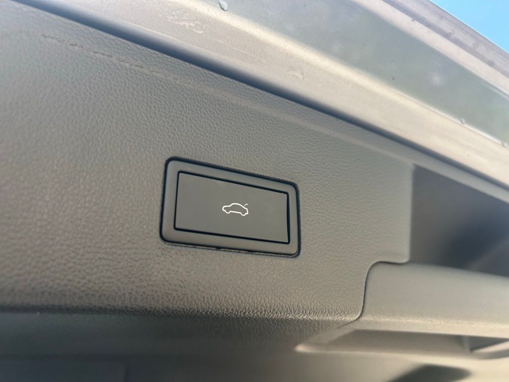 2024 Volkswagen Atlas Cross Sport 2.0T SEL R-Line Tampa FL